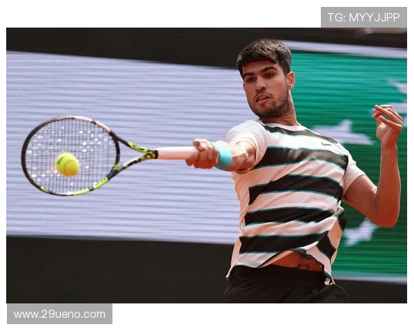 辛纳只差一胜 直落赛季双冠近在眼前